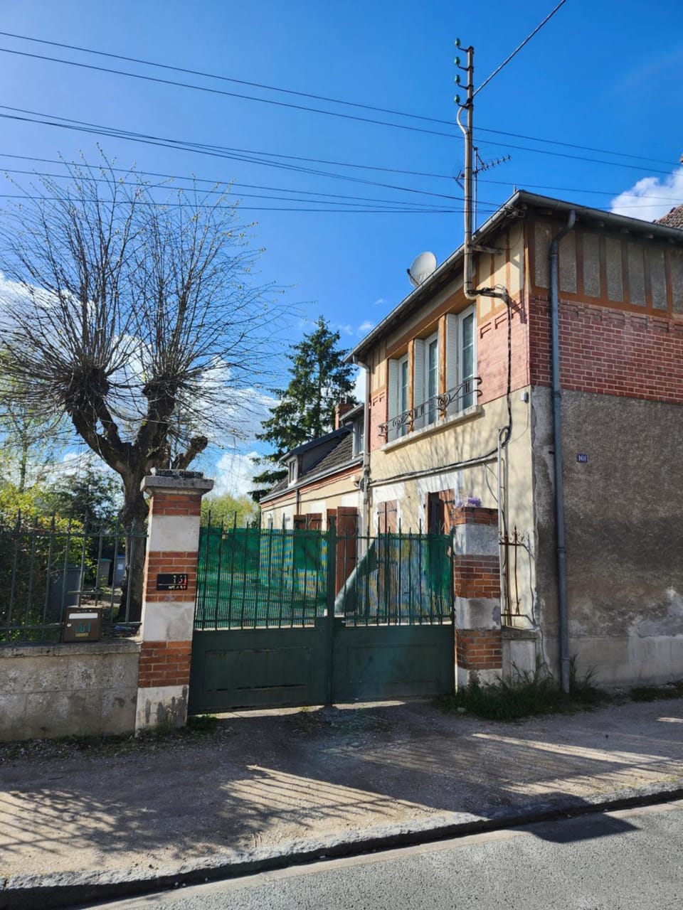Property building, Street view