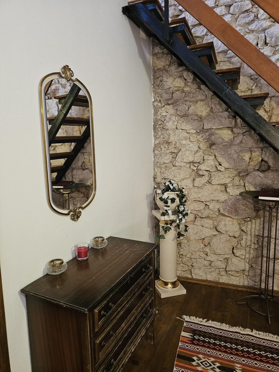 Stone Tower - Entire House with Old Bridge View Apartment in Mostar