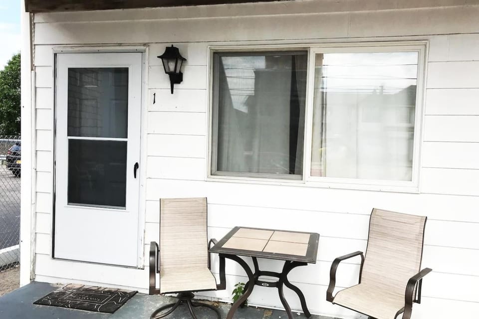 300 steps to the Beach Pet Friendly Free Parking House in Old Orchard Beach