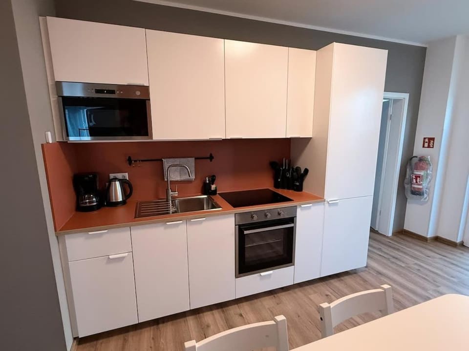 Case 3 BR 6 P Parking & Privat-Entry Apartment in North Rhine-Westphalia