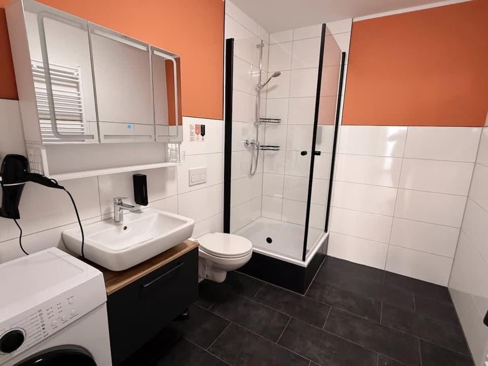 Case 3 BR 6 P Parking & Privat-Entry Apartment in North Rhine-Westphalia