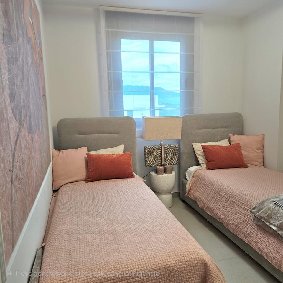 Calanova Golf Bliss Residence - Luxury 2-Bedroom Apartment -Steps from the Calanova Golf Club Apartment in Marbella