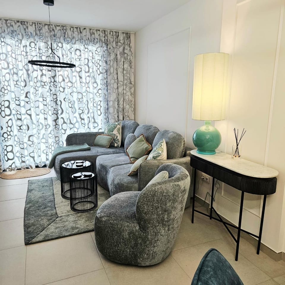 Calanova Golf Bliss Residence - Luxury 2-Bedroom Apartment -Steps from the Calanova Golf Club Apartment in Marbella