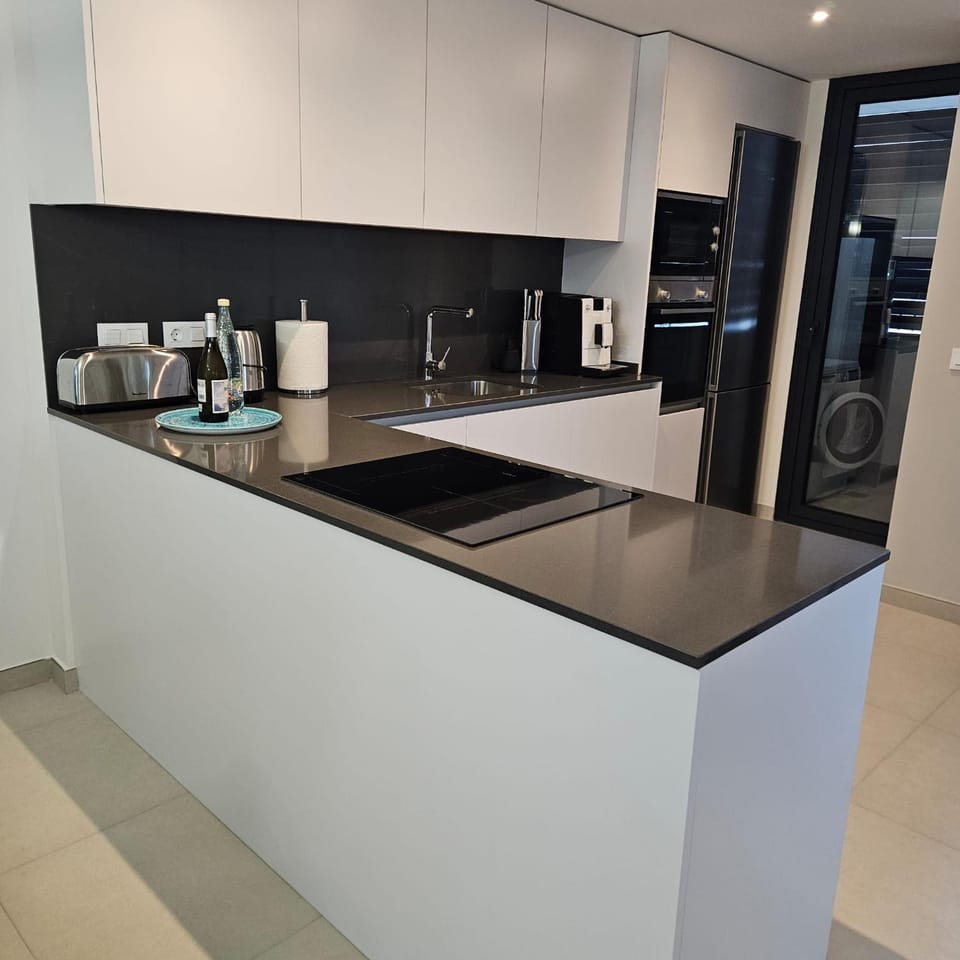 Calanova Golf Bliss Residence - Luxury 2-Bedroom Apartment -Steps from the Calanova Golf Club Apartment in Marbella