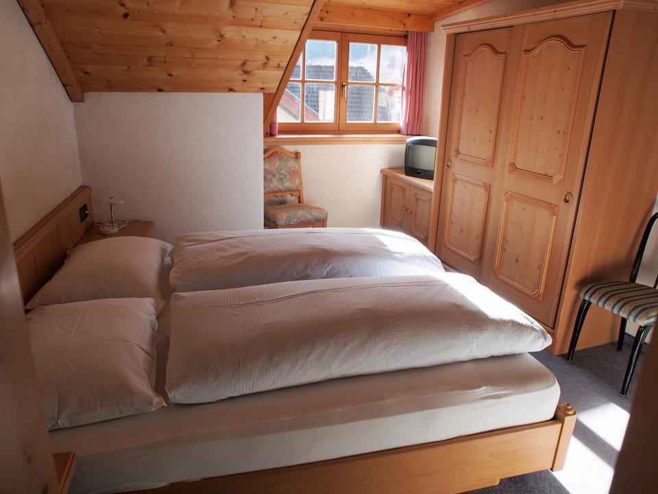 Day, Photo of the whole room