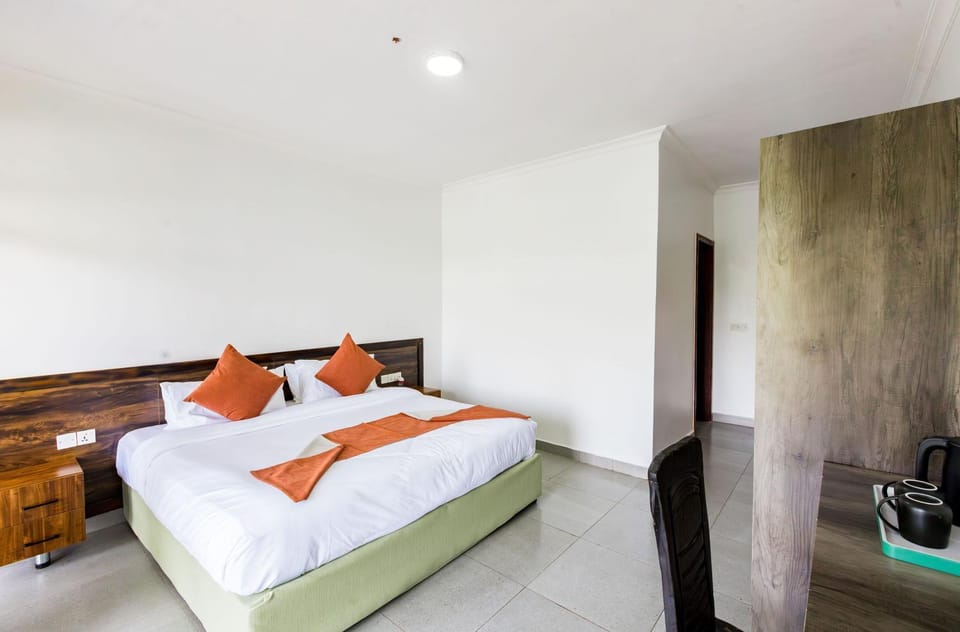 Bed, Kitchen or kitchenette, Photo of the whole room, Bedroom, wardrobe