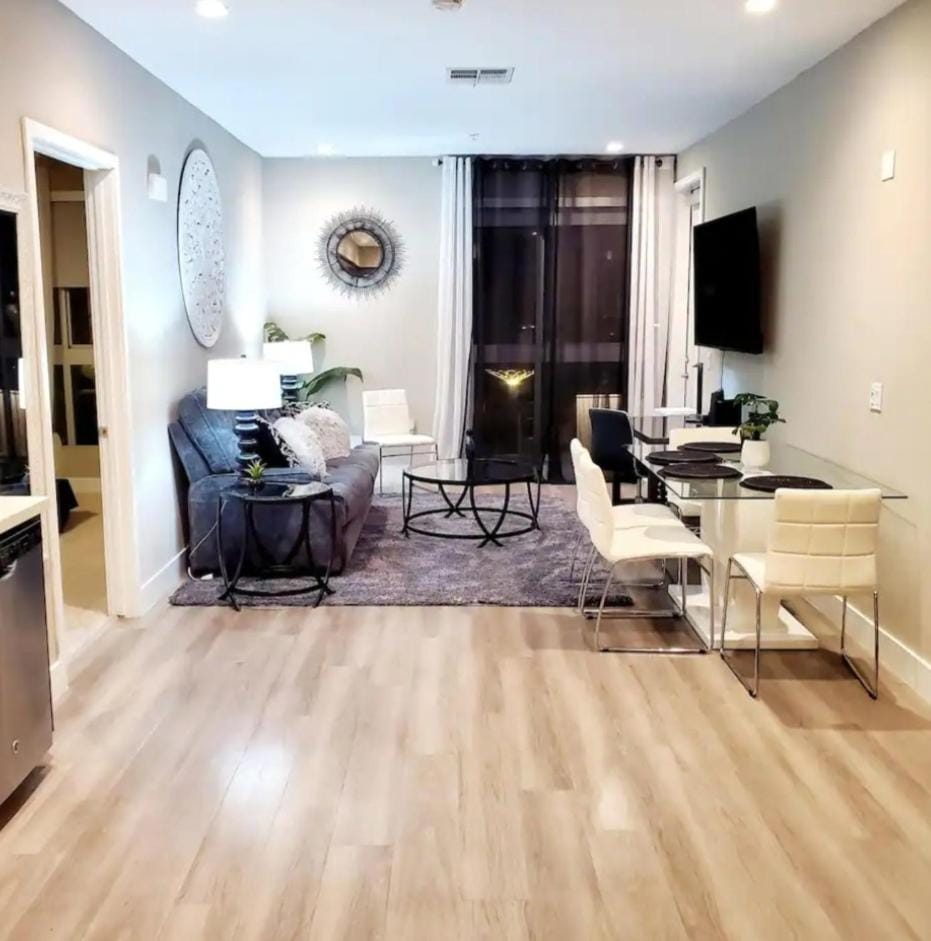 Living room, Dining area