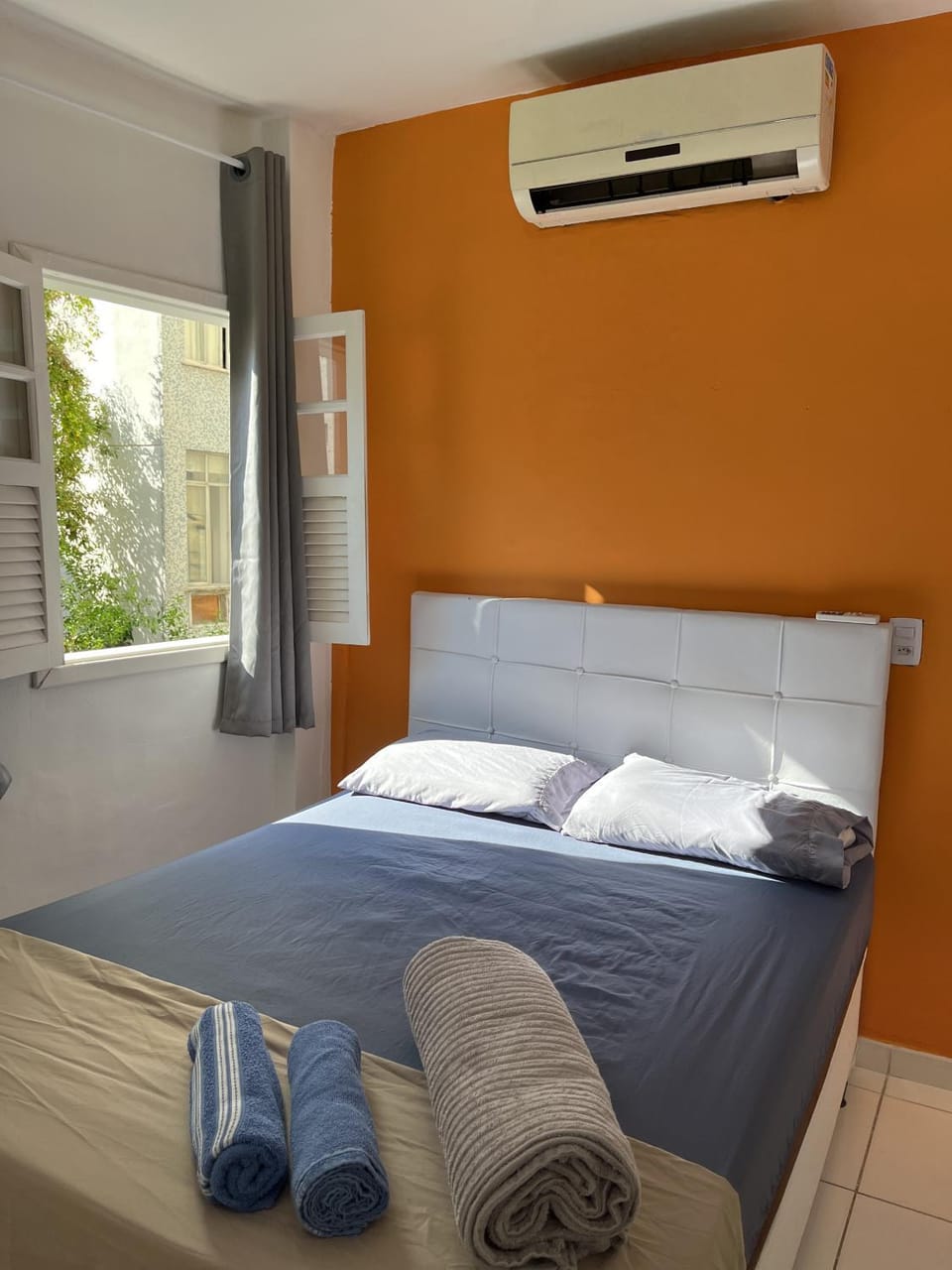Bed, Photo of the whole room, Bedroom, towels, air conditioner