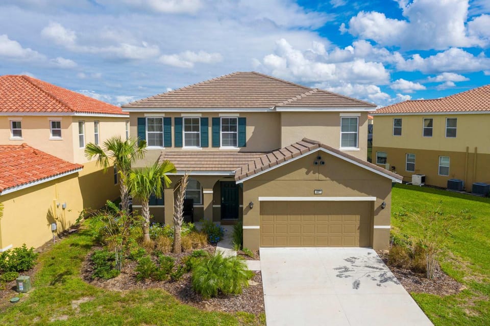 5Bd Villa Pool Spa GameRoom & Lazy River Solterra House in Polk County
