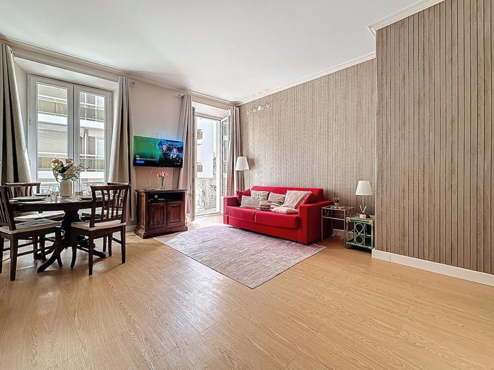 Communal lounge/ TV room, TV and multimedia, Living room, Seating area, Dining area, Evening entertainment, Breakfast