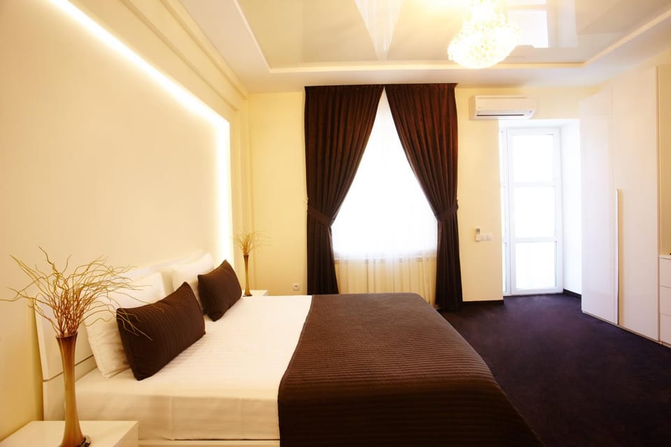 Bed, Day, TV and multimedia, Balcony/Terrace, Bedroom, Area and facilities