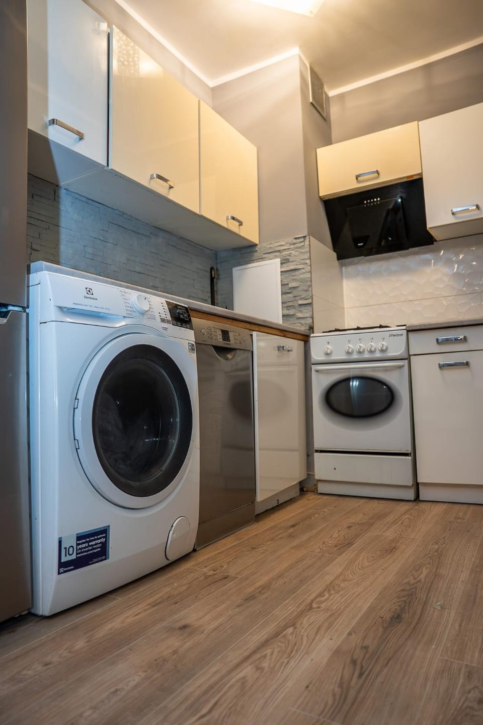 dishwasher, oven, washing machine, kitchen