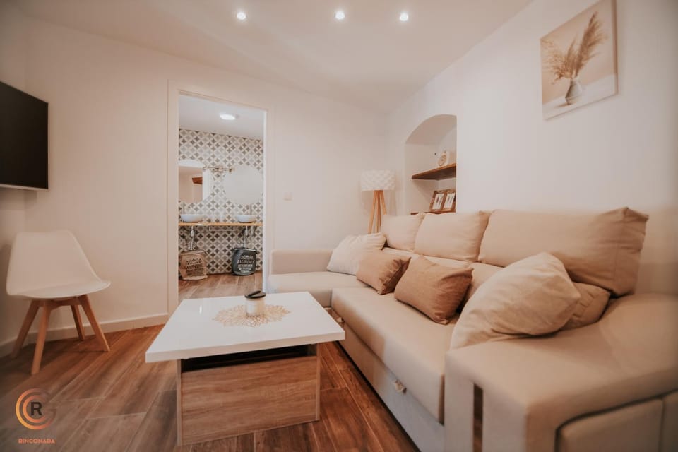 TV and multimedia, Living room, Seating area, Internal: Not applicable to any particular room
