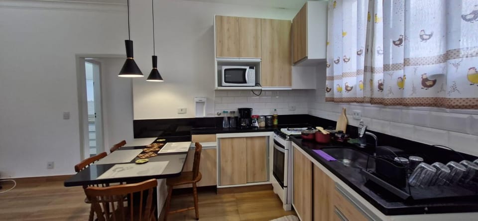 Kitchen or kitchenette, Dining area, stove, toaster