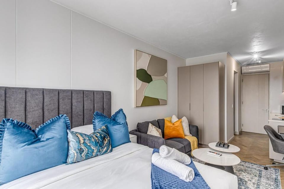 Bluestone - Studio Apartment, Rosebank Apartment in Johannesburg