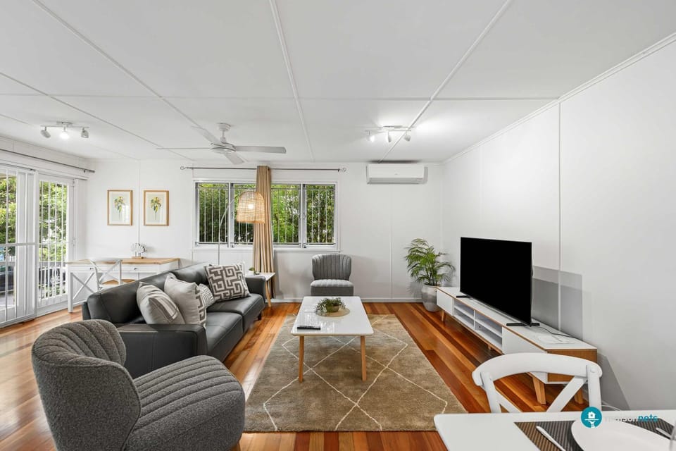 TV and multimedia, Living room, air conditioner