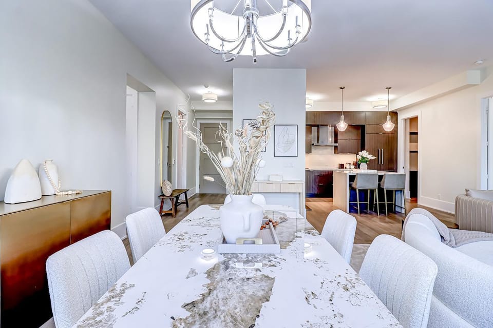Skyline Penthouse Apartment hotel in Toronto