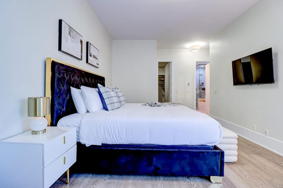 Skyline Penthouse Apartment hotel in Toronto