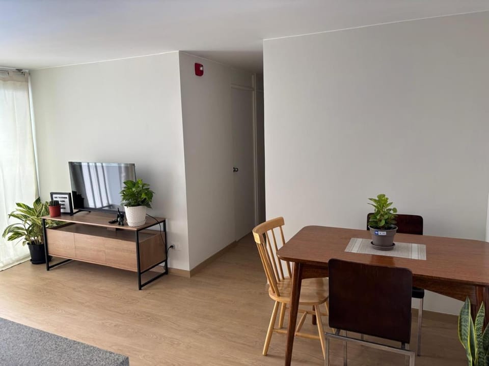 Acogedora y bonita habitación a 15 minutos del aeropuerto Vacation rental in Lima