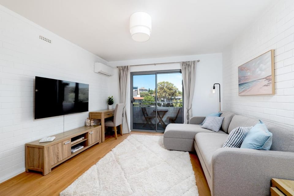 STIR29- Stirling Breeze Apartment in Perth