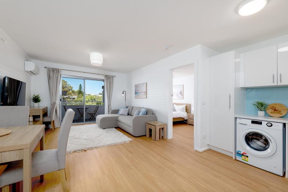 STIR29- Stirling Breeze Apartment in Perth