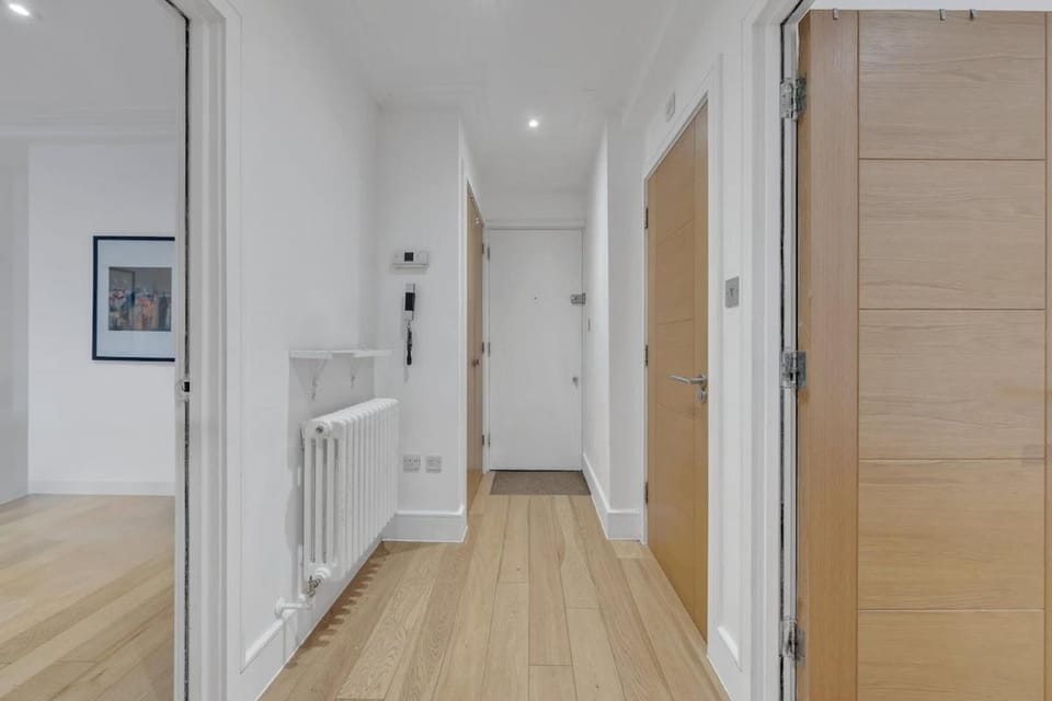 Luxurious One Bedroom and Two Bathrooms Apartment in City of Westminster