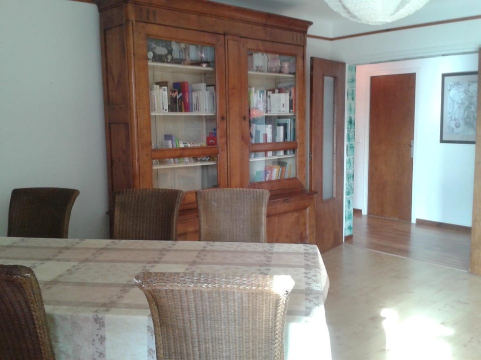 Library, Dining area