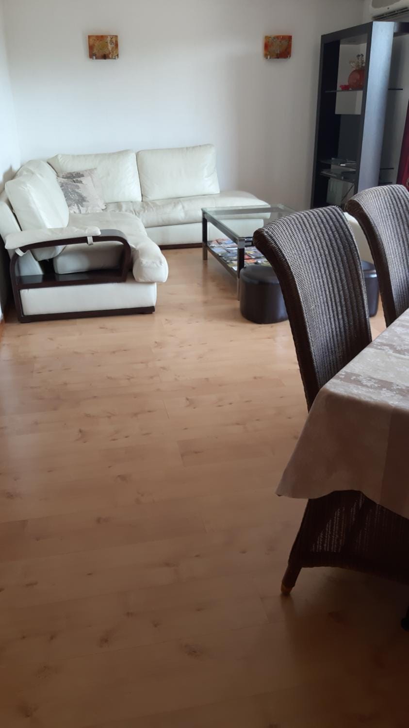 Appart Ensoleillé Proche Remparts Apartment in Avignon