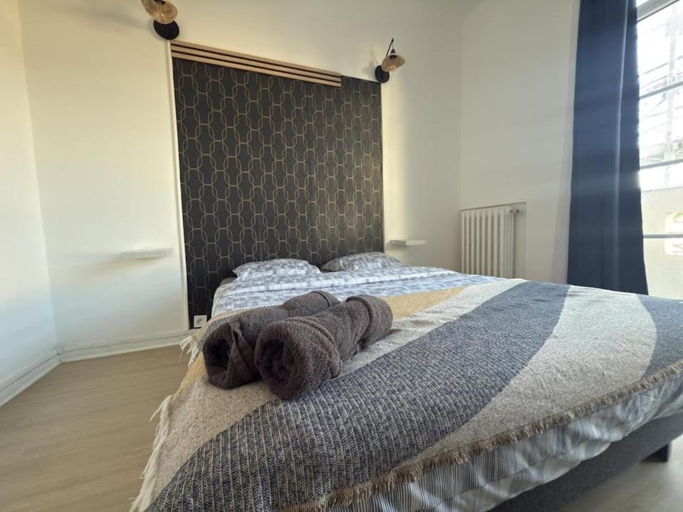 Bright and Comfortable Apartment for 6 Near Paris Apartment in Montrouge