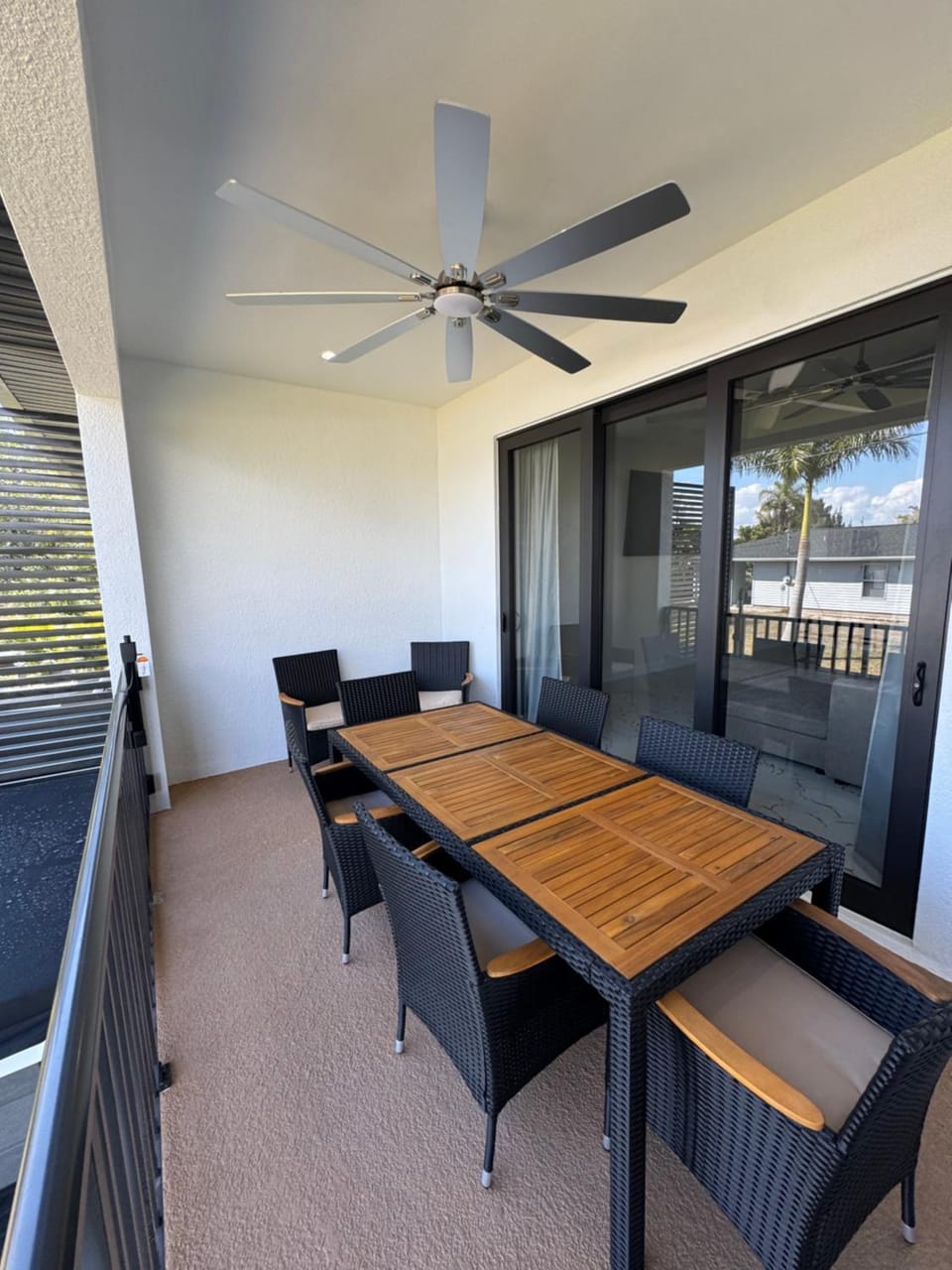 Sanibel Breeze 15335 House in Harlem Heights