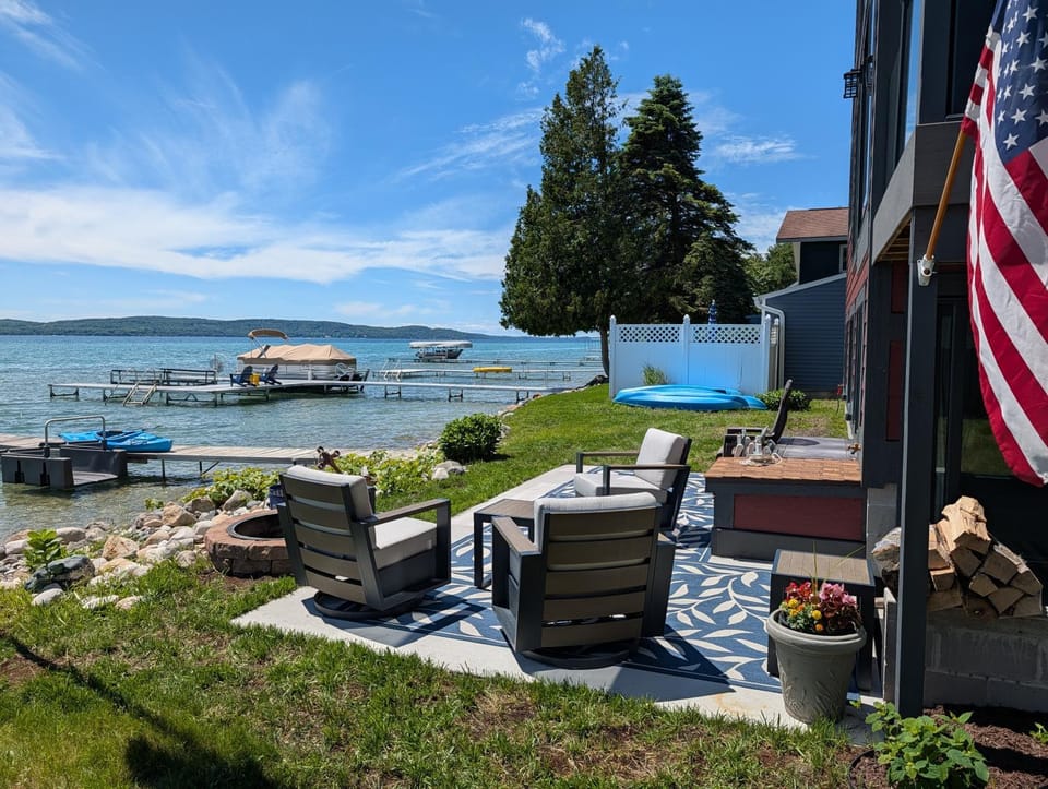 NEW! Eagles Landing - Lakefront & Gorgeous! House in Crystal Lake