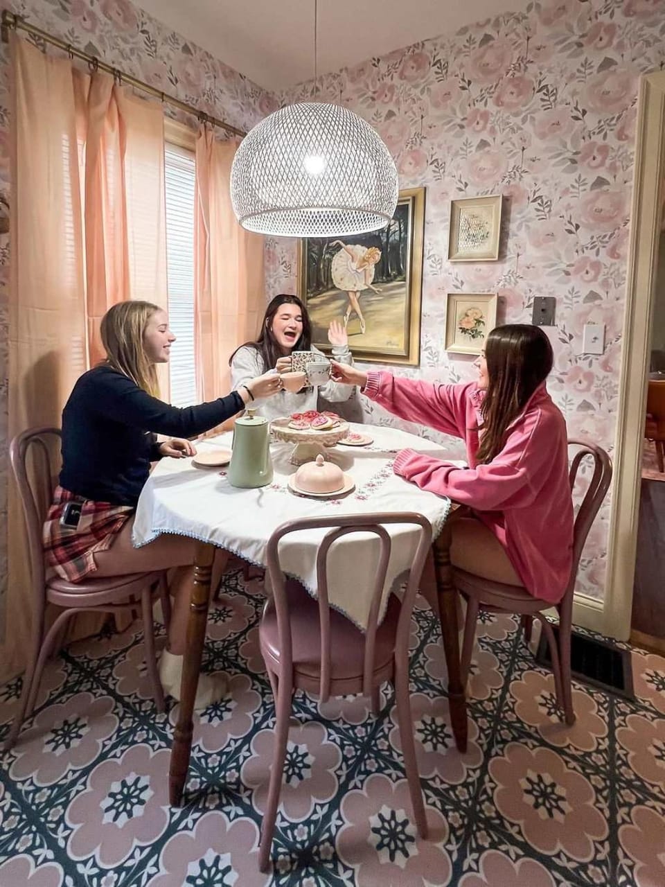 Peaches and Cream Coffee and Confetti Villa House in Oakwood