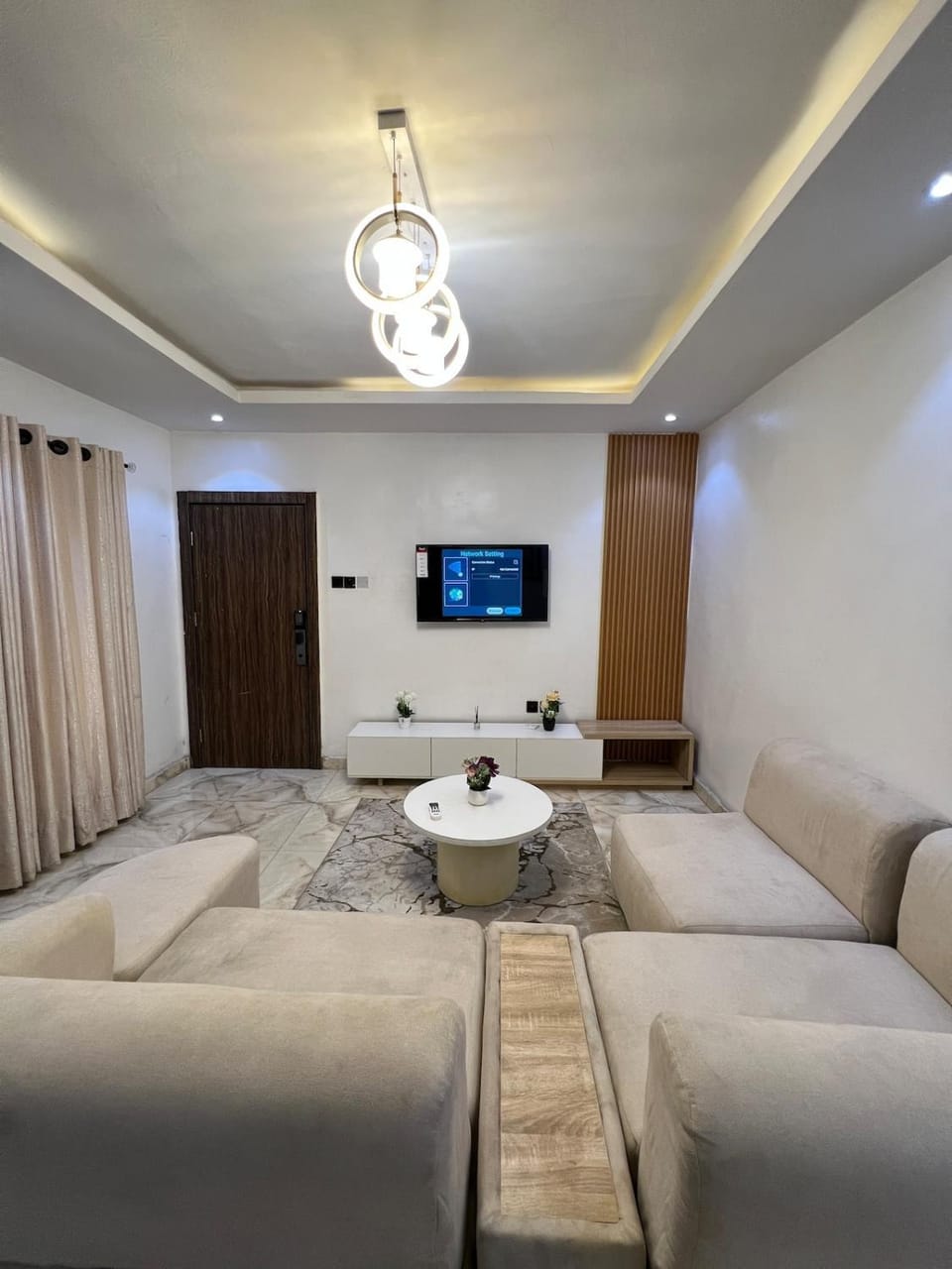 Elegant 1 Bedroom Apartment Close to the Airport Apartment in Lagos