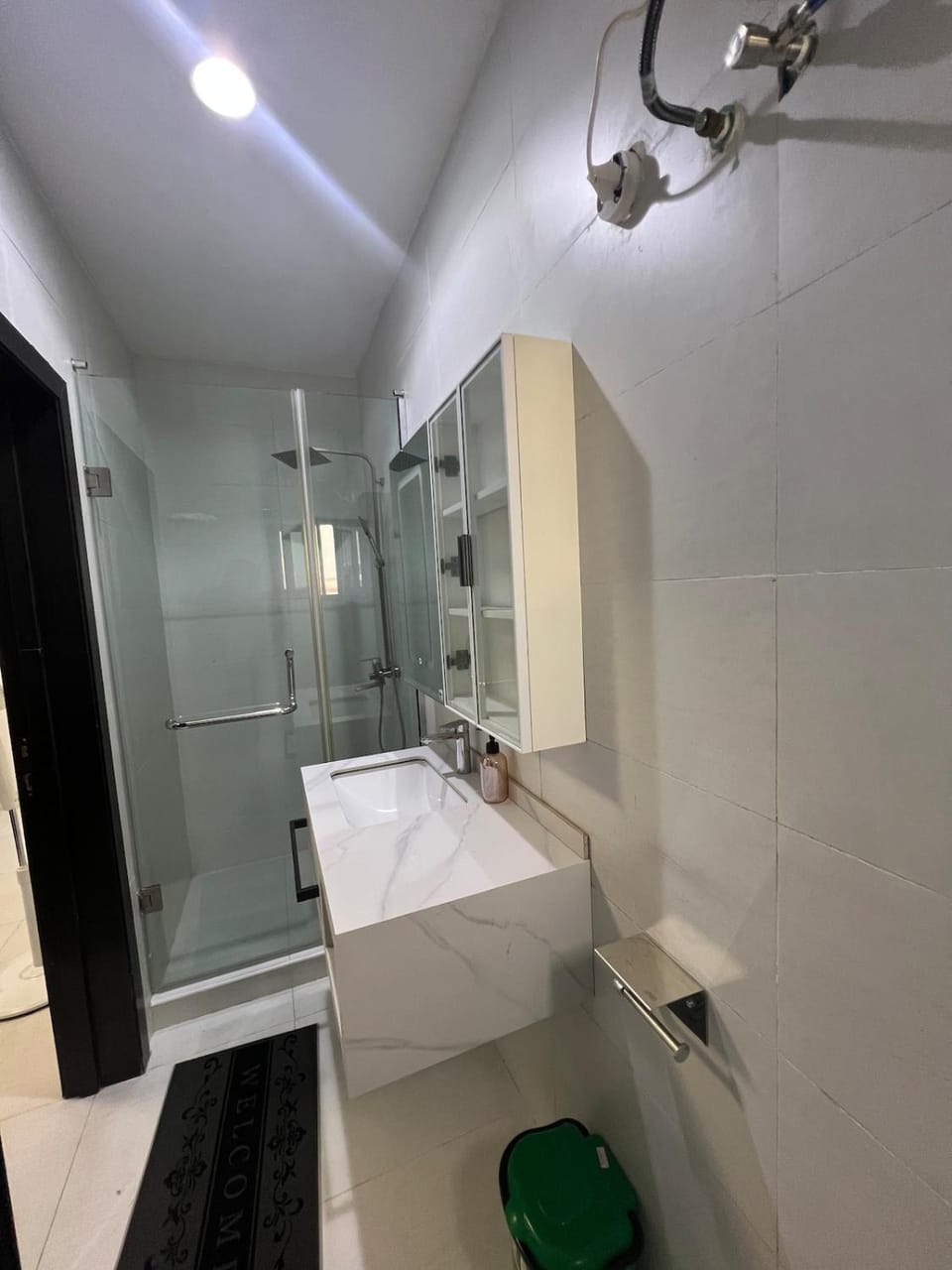 Cozy 2BD Apt With Fast WIFI Power and Netflix Apartment in Lagos