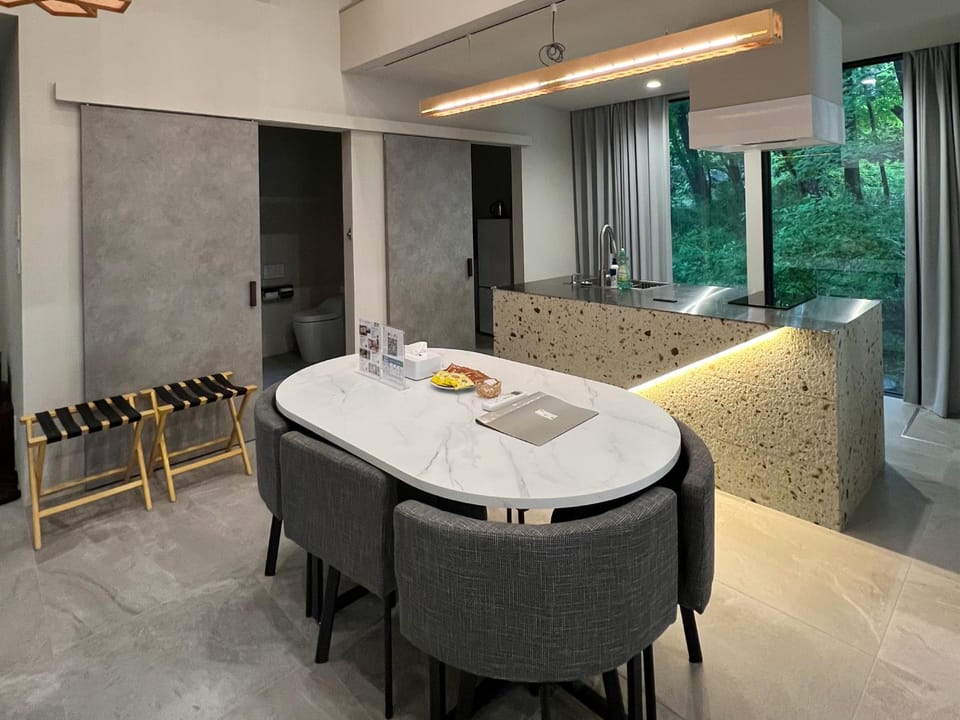 Living room, Seating area, Dining area