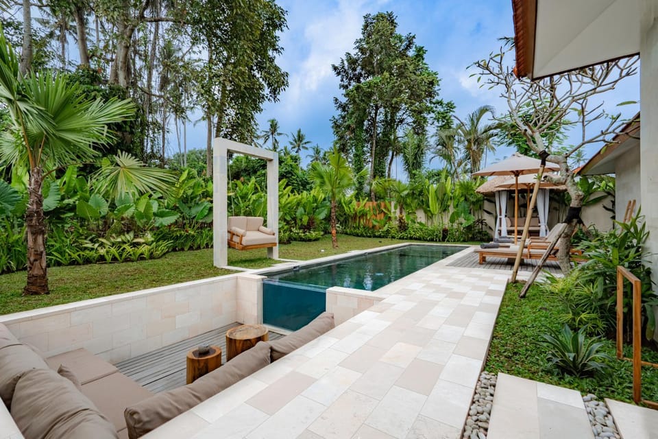 Day, Natural landscape, Garden, Garden view, Pool view, Swimming pool