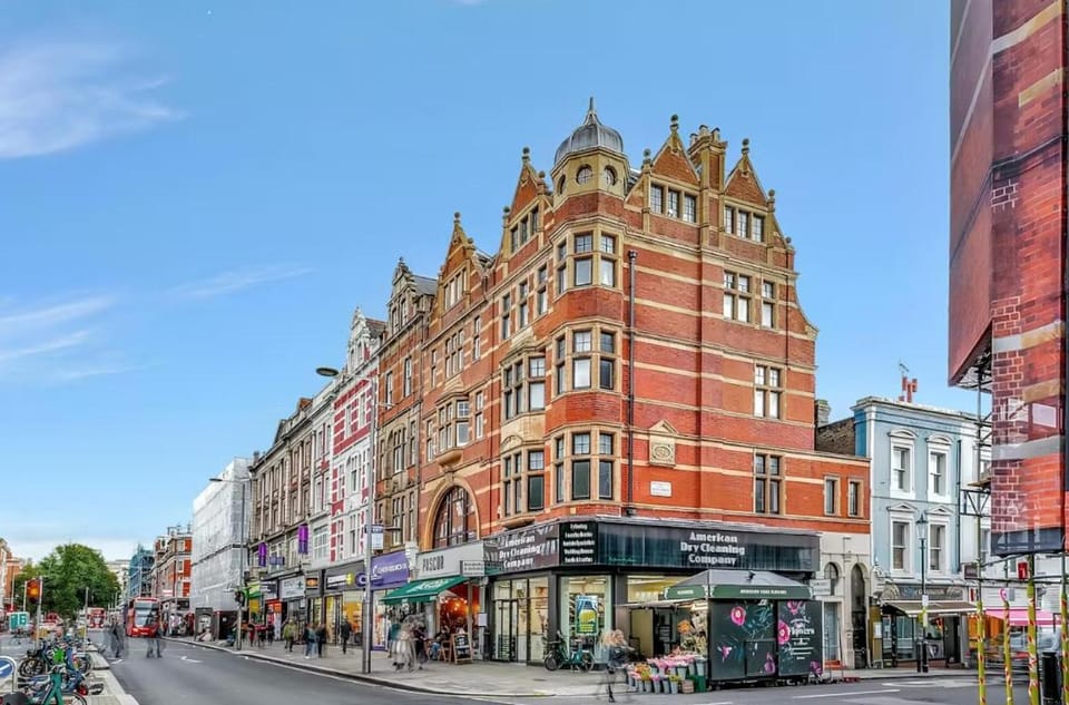 Property building, Day, Neighbourhood, Street view, Location