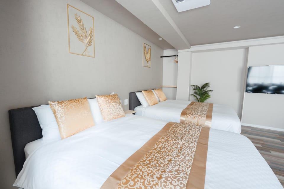 Bed, Living room, Photo of the whole room, Bedroom