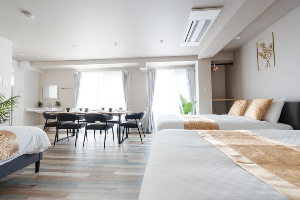 Bed, Living room, Photo of the whole room, Dining area, Bedroom, air conditioner