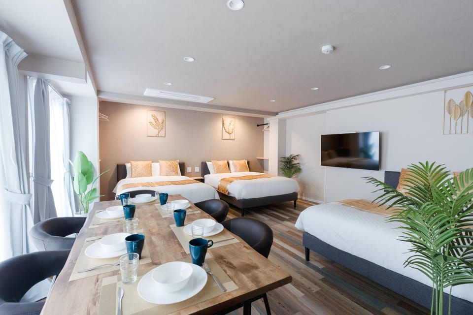Bed, TV and multimedia, Living room, Photo of the whole room, Bedroom