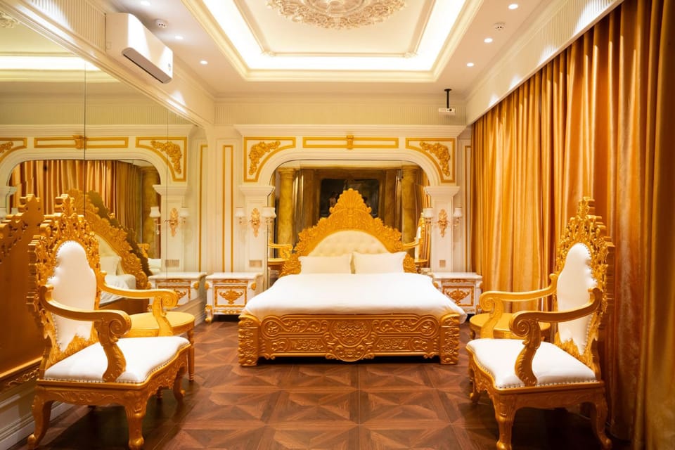 Bed, Living room, Photo of the whole room, Seating area, Bedroom, air conditioner