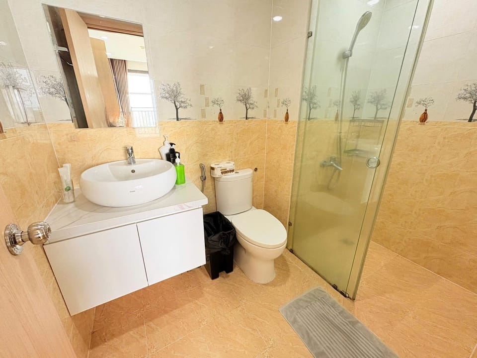 Olala Saigon Apartment - Rivergate Apartment in Ho Chi Minh City