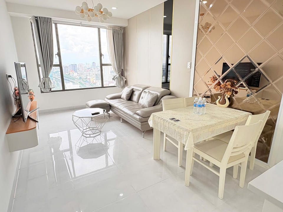 Olala Saigon Apartment - Rivergate Apartment in Ho Chi Minh City