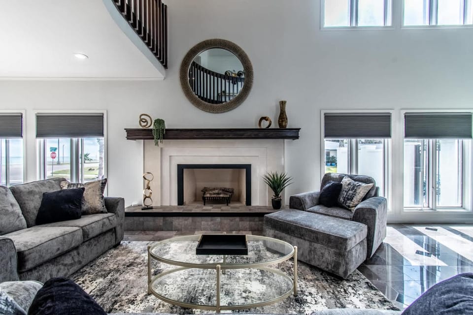 Coastal Paradise Beachfront House with Private Pool & Stunning Views House in Nueces County