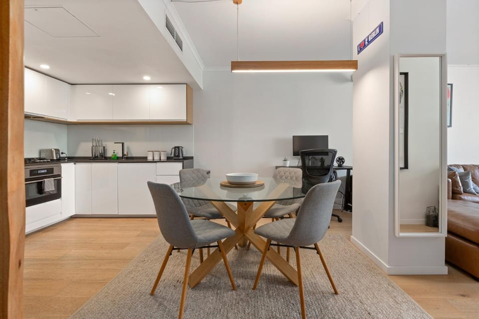 Spacious 1 Bed Near Manly Beach Apartment in Manly
