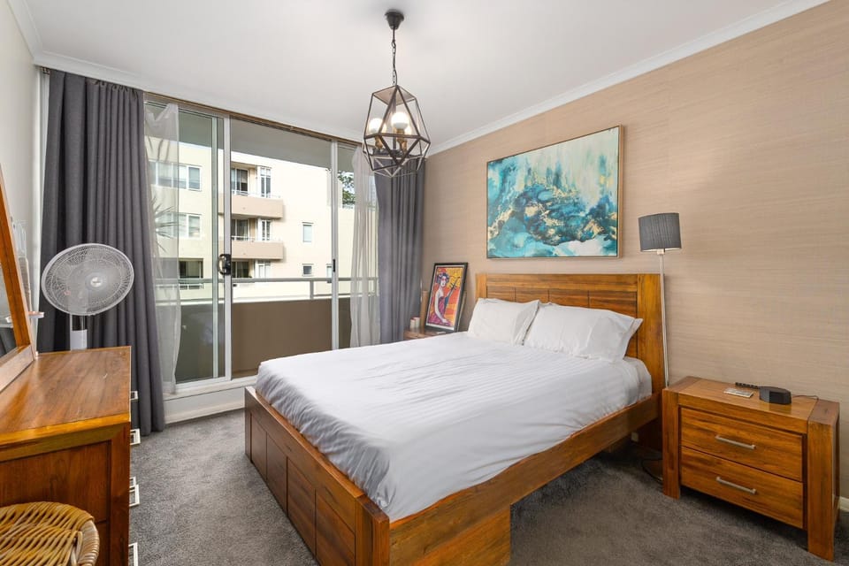 Spacious 1 Bed Near Manly Beach Apartment in Manly