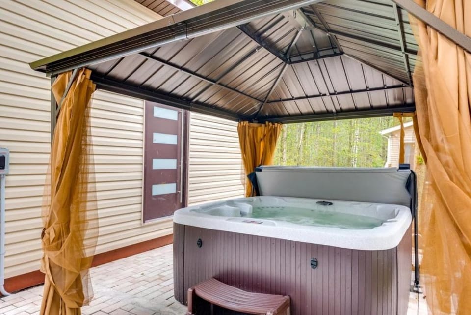 5BR Villa Rose Near Tobyhanna State Park villa Villa in Coolbaugh Township