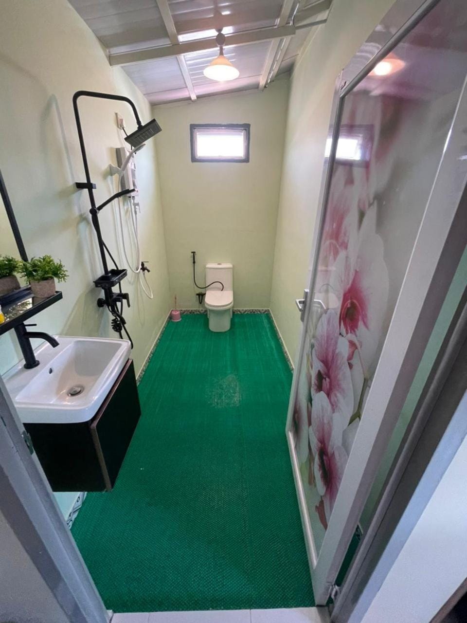 Shower, Toilet, Bathroom