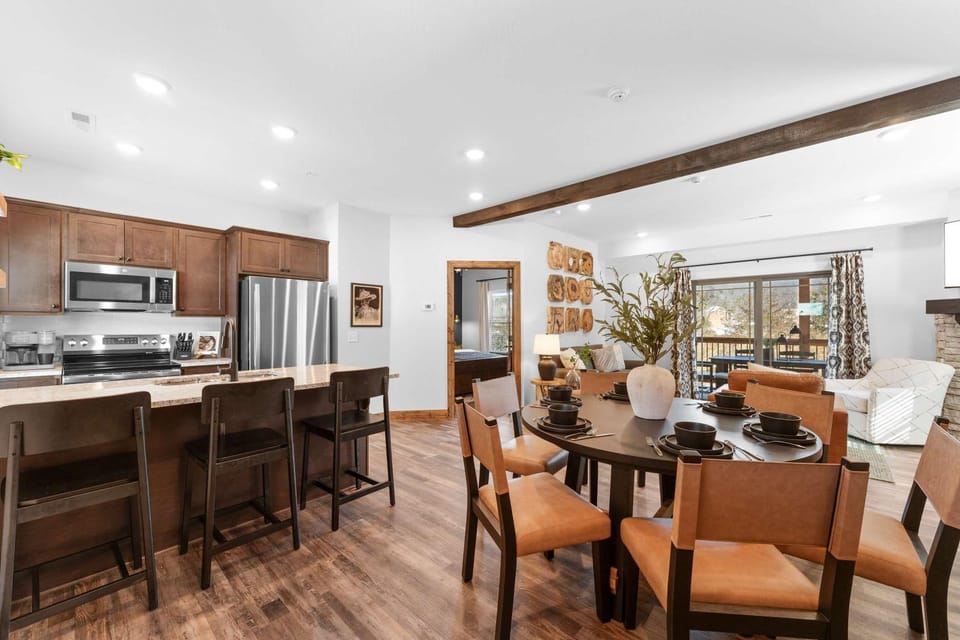Timber Creek Retreat Hot Tub House in Ridgedale