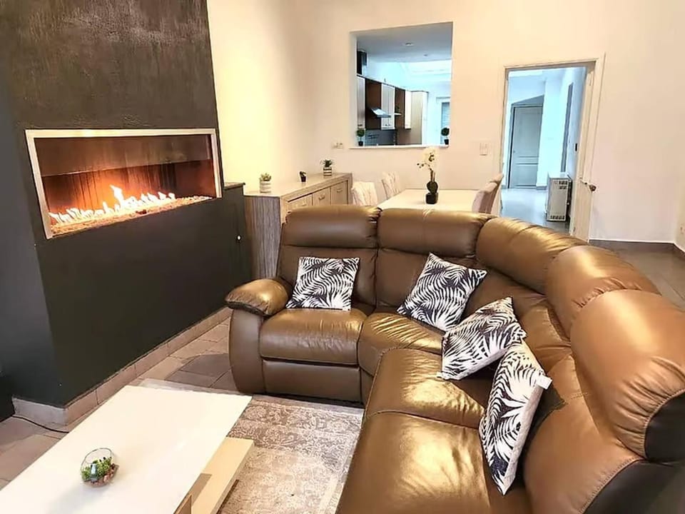 Living room, fireplace